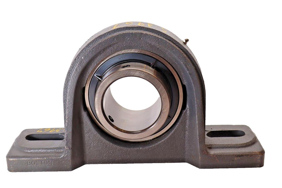 Boston 2-Bolt Pillow Block NTN Bearing A-UCX16-303 AUCX16303 3-3/16 (NOS)