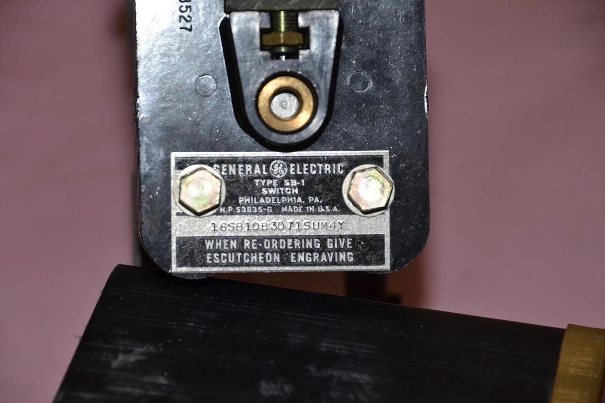 GENERAL ELECTRIC GE 16SB1DB3D71SUM4Y 16SB 1DB3D71SUM4Y 3 POS CONTROL SWITCH NEW