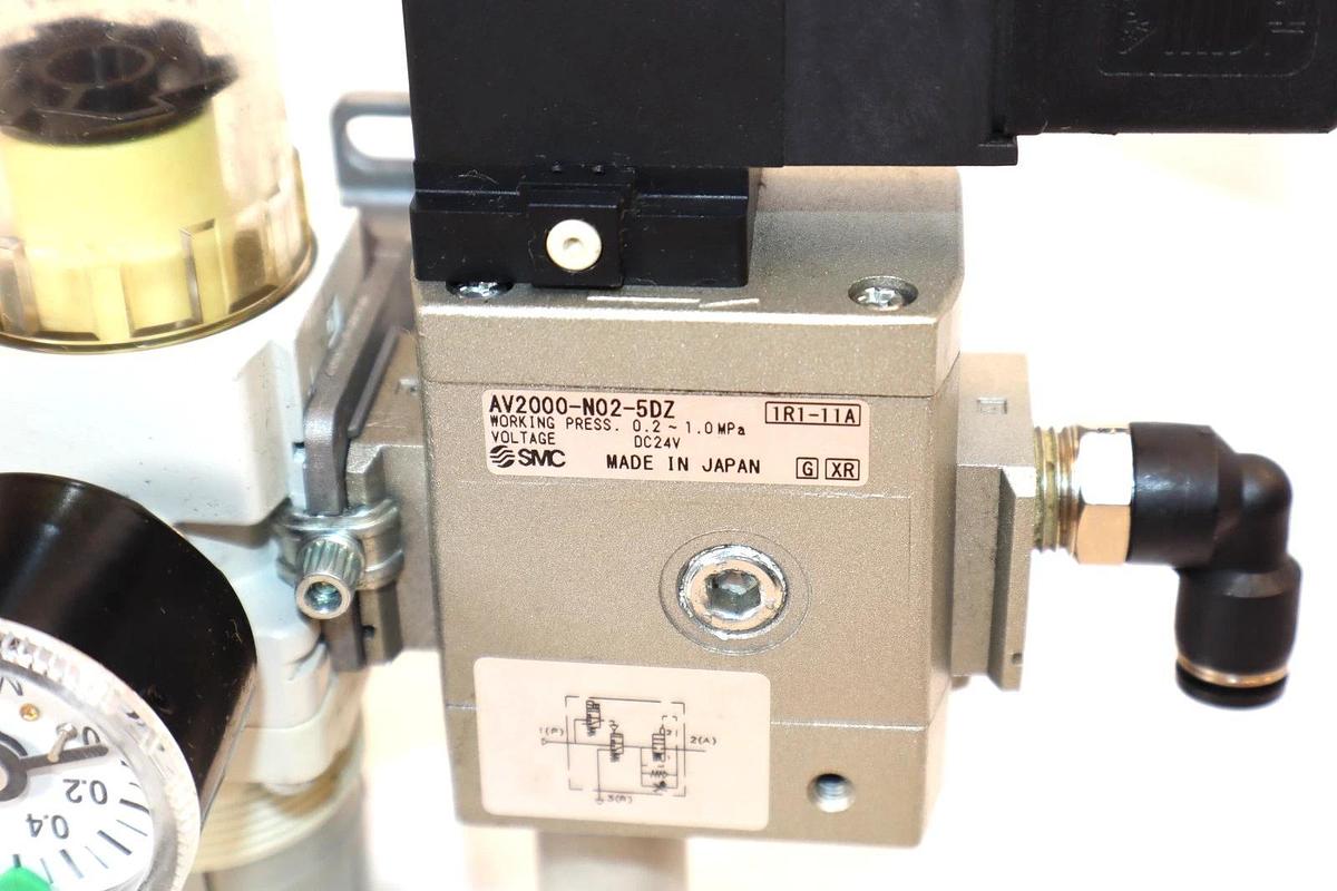 Used SMC AV2000-N02-5DZ Soft Start Valve , AW20-F02CG-A Regulator Valve Assembly