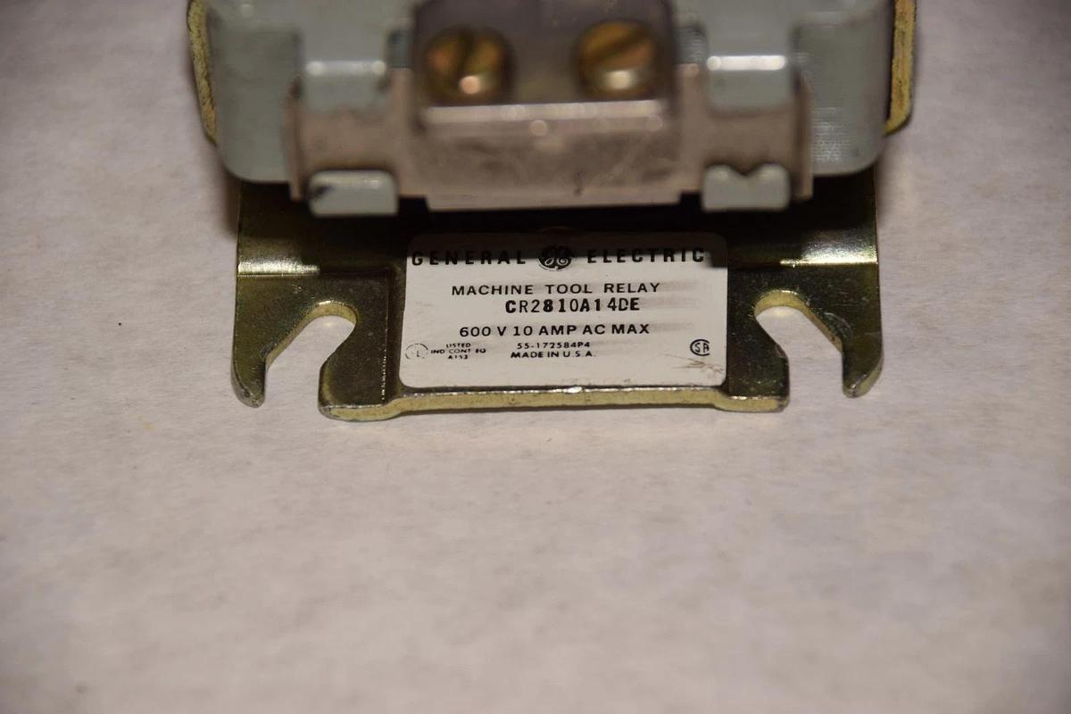 Used GENERAL ELECTRIC CR2810A14DE 10A 115V COIL CONTACTOR