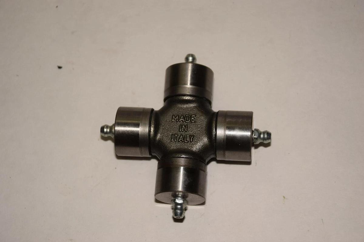 JOHNSON POWER 36932 1230CB-4PL1 4pt LUBE STYLE CROSS & BEARING NEW