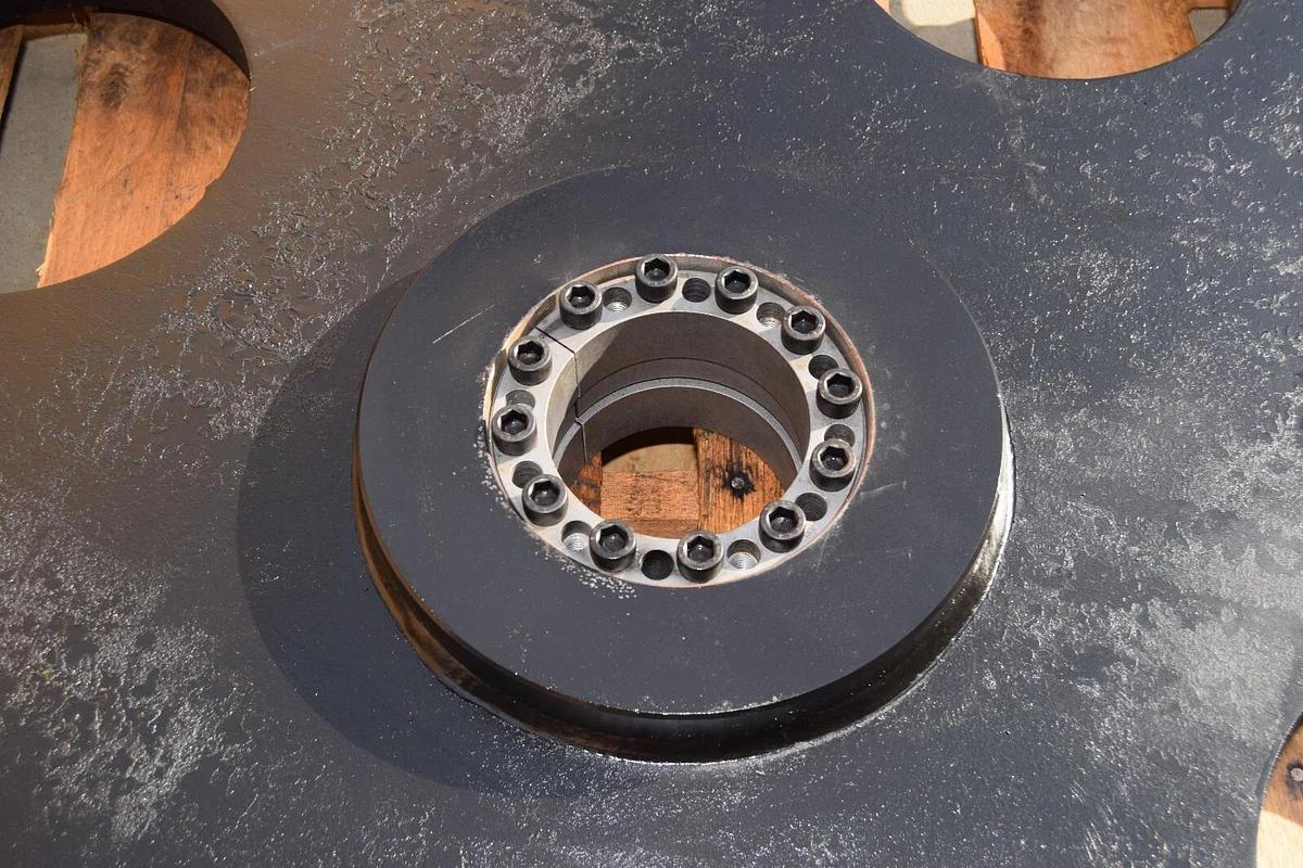 MARTIN 240A60 x B112 X 4-15/16"  240A60xB112 Roller Chain Sprocket (NEW)