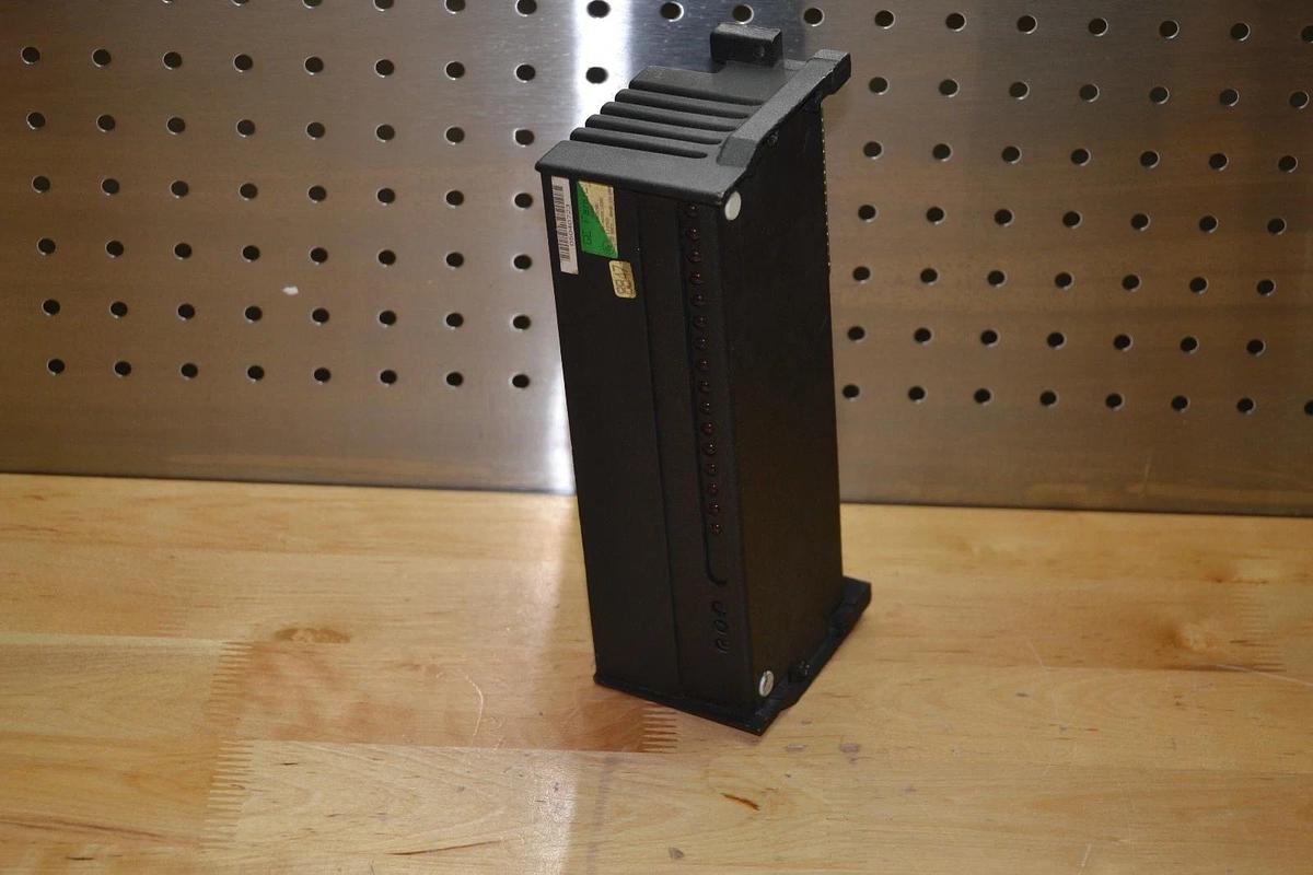 Used GE Fanuc Block IC660 EBD020C IC660EBD020C 24/48vdc16src 24/48vdc 16src