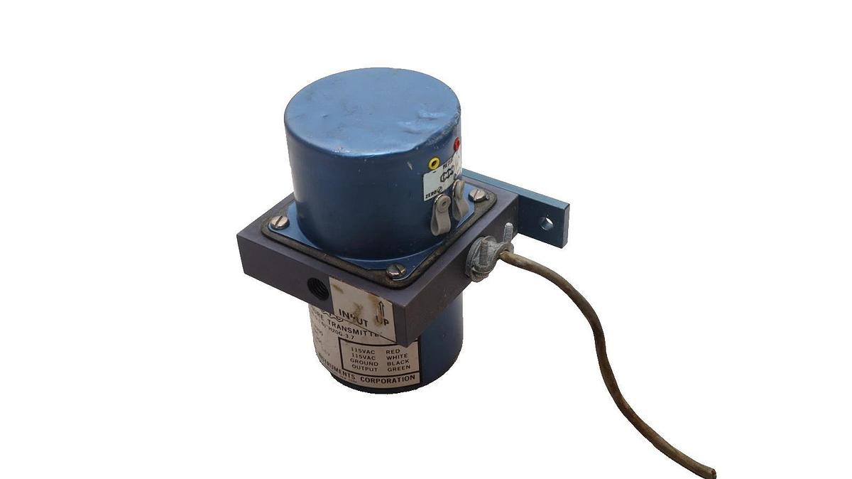 Used Computer Instruments Corporation 5525-0-(-6)"H20G-3.7 5525 Pressure Transmitter