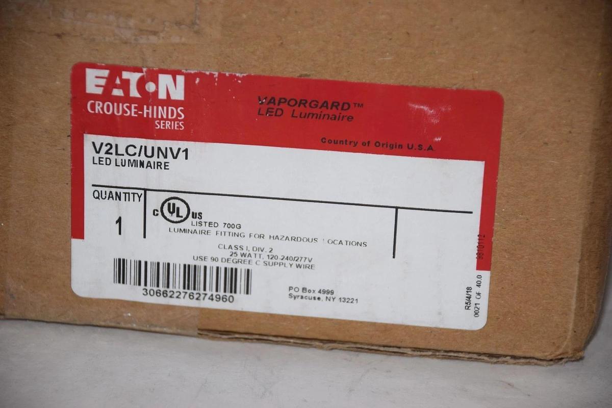 New Crouse Hinds V2LC/UNV1 Vaporgard Luminaire Led Fixture 25w 120-240v V2LC/UNV