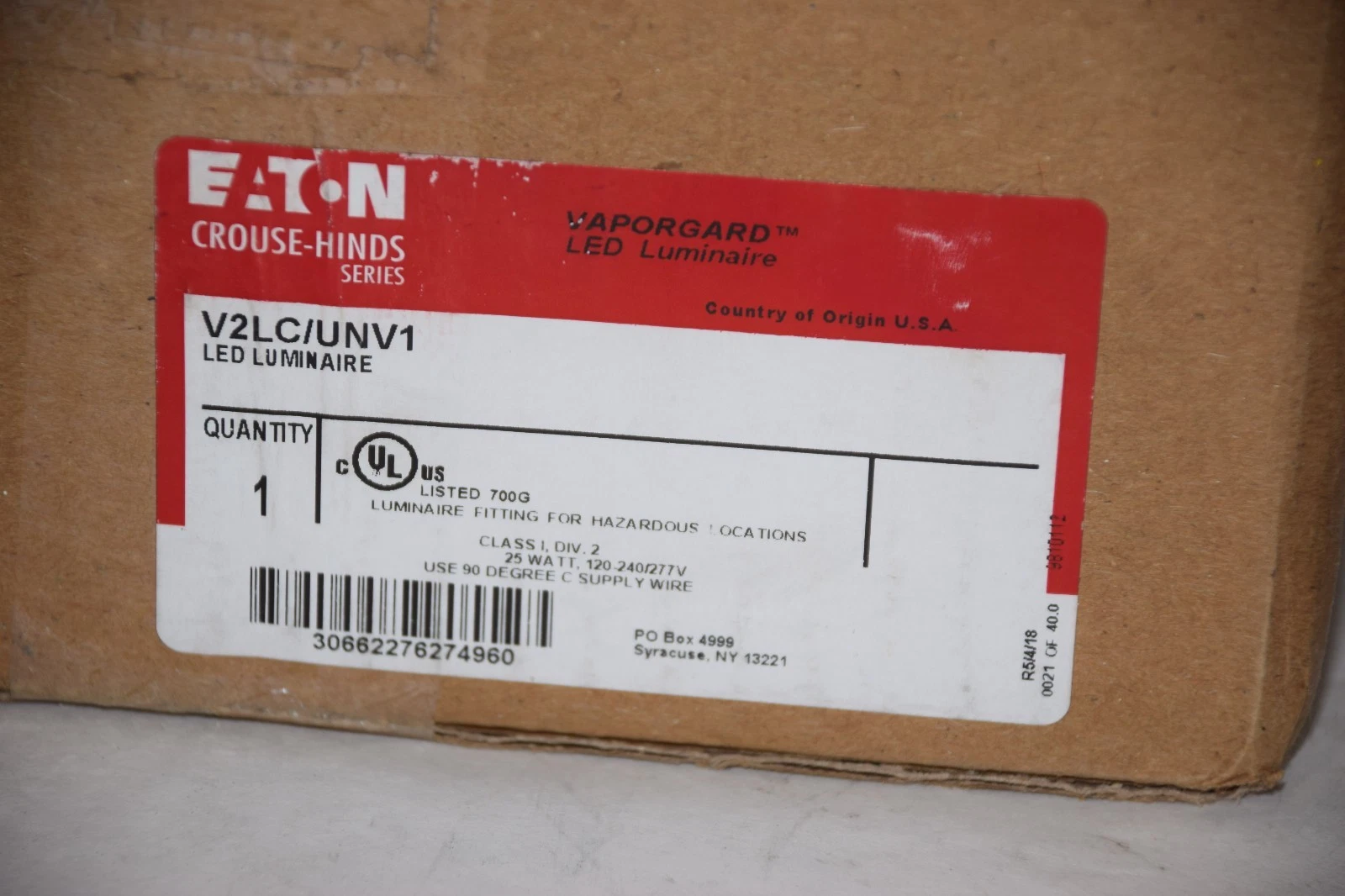 New Crouse Hinds V2LC/UNV1 Vaporgard Luminaire Led Fixture 25w 120-240v V2LC/UNV