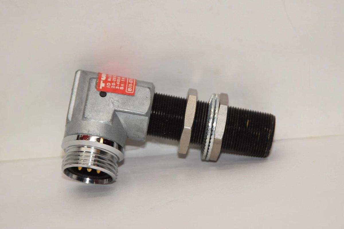 (NEW) TURCK BI 5-GT18-ADZ30X2-B1431/S34 20-250Vac/dc 400mA Proximity Sensor