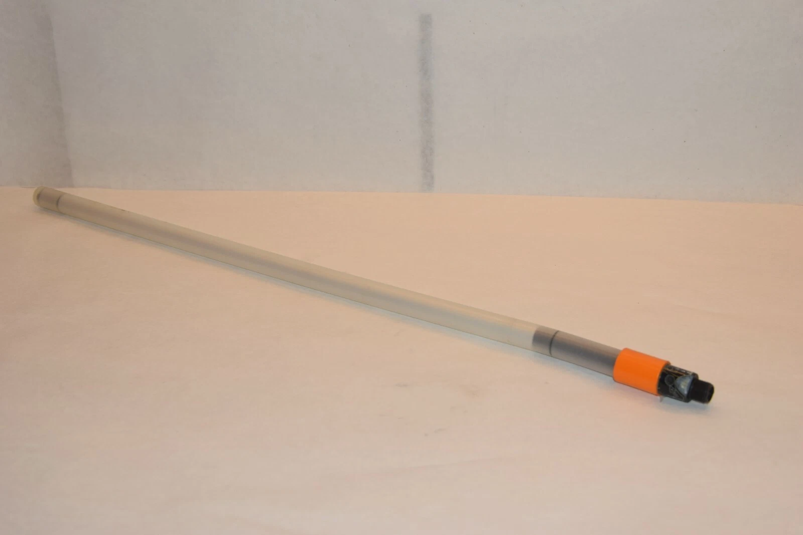 Used IFM Efector LI5043 L15043 19" Binary Level Sensor