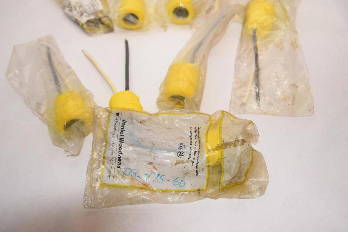 (NEW - Lot of 10) DANIEL WOODHEAD 600 233-475-60 E Pigtail Socket