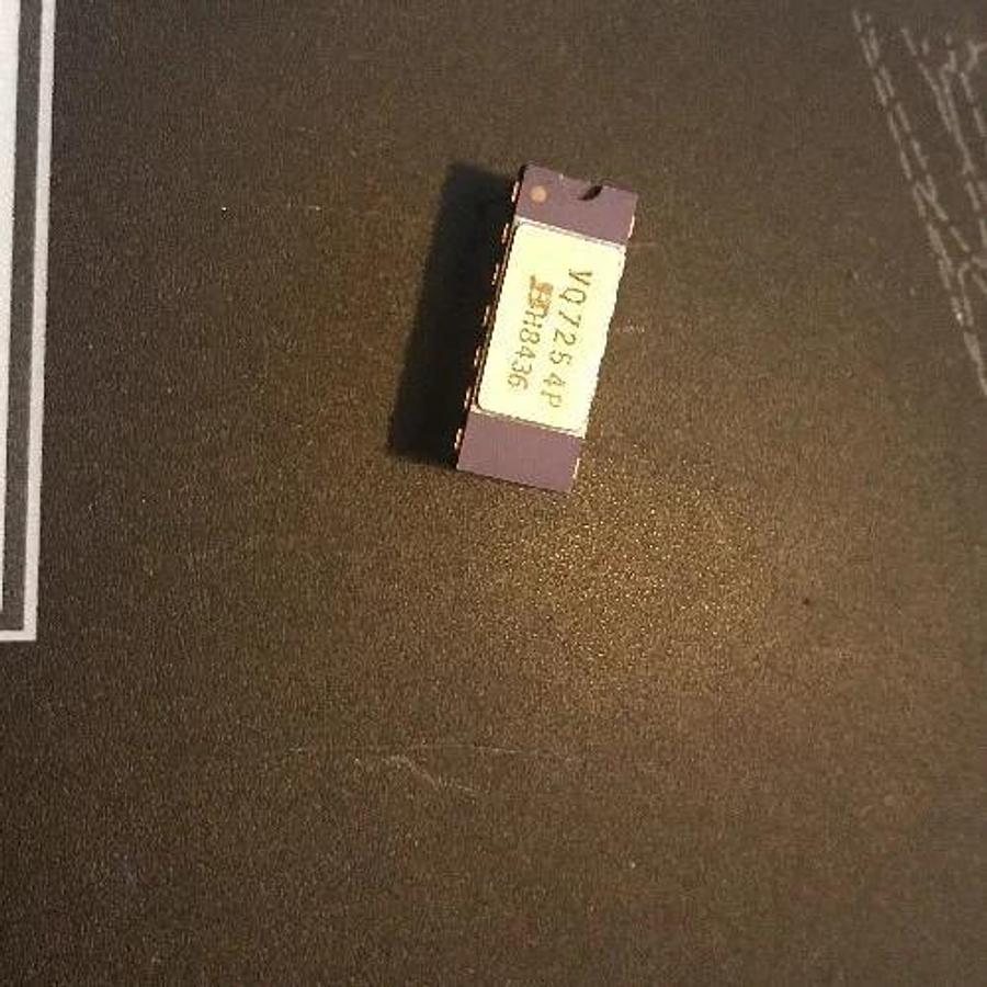 Used Silicon VQ7254P Chip Eprom Gold (1pc)