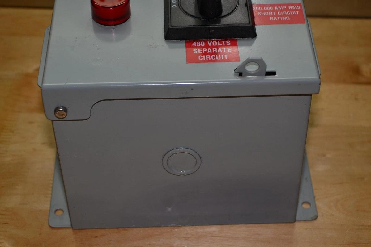 DAYKIN ELECTRIC M2F1F-Z837 TRANSFORMER DISCONNECT 480v M2F1F-Z837
