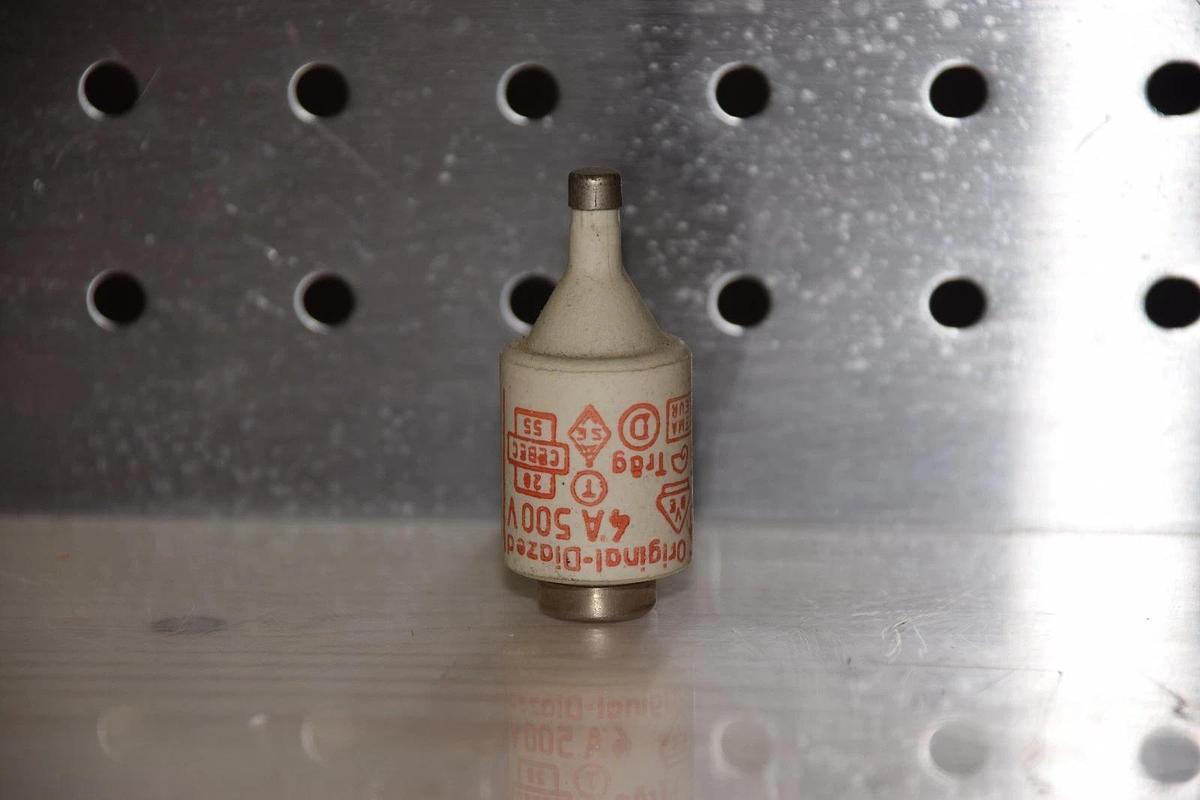 Siemens Original Diazed 4A 500V 4Amp Trag Fuse 4 A (NOS)