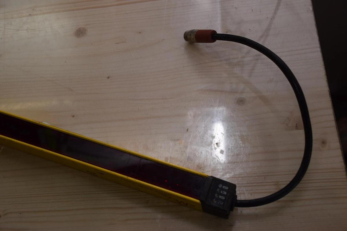 Used STI MICRO 70118-1041 MC47-20-1125-R, MC4700 RECEIVER SAFETY LIGHT CURTAIN