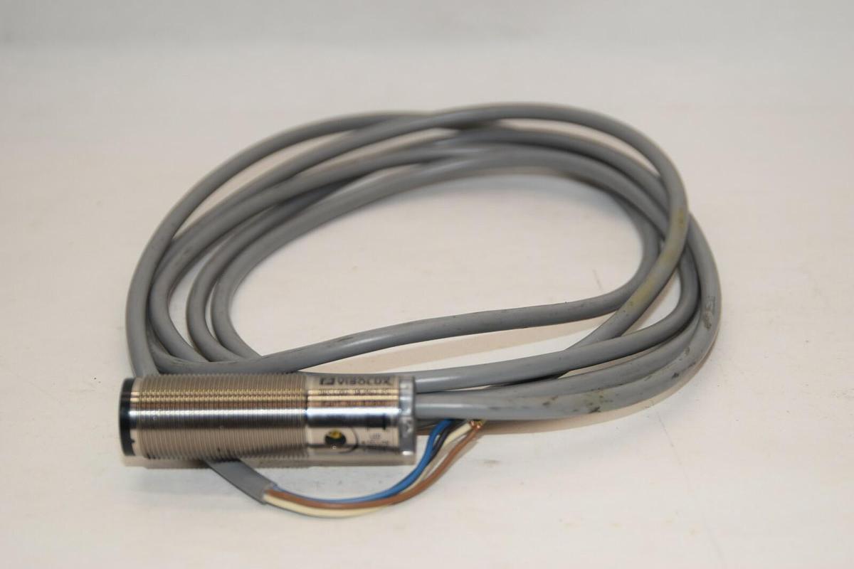 (NEW) PEPPERL + FUCHS OBS4000-18GM60-E5 87800 10-30Vdc 100mA Visolux Sensor