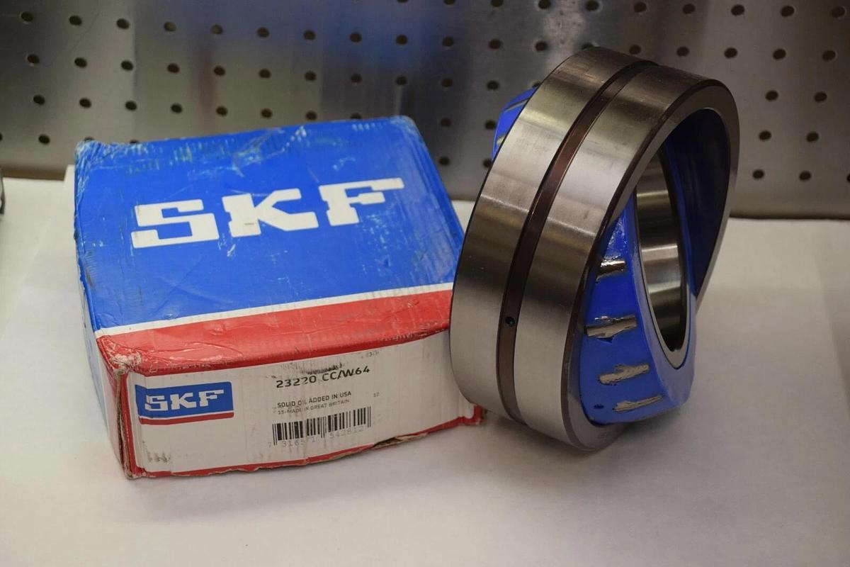 (New) SKF 23220 CC/W64 SOLID OIL BEARING