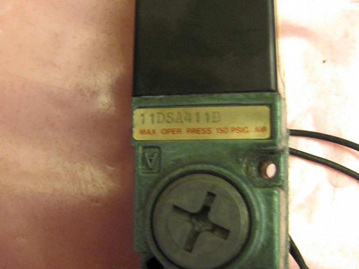 Used NUMATICS VALVE 11DSA411B 150PSI 24V