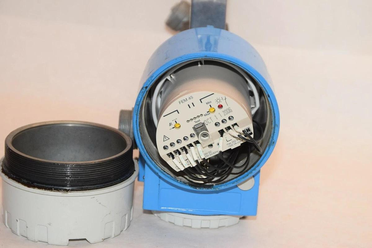 Used ENDRESS + HAUSER FTM31DR-05CB1A FTM 31DR-05CB1A Soliphant II Level Limit Switch