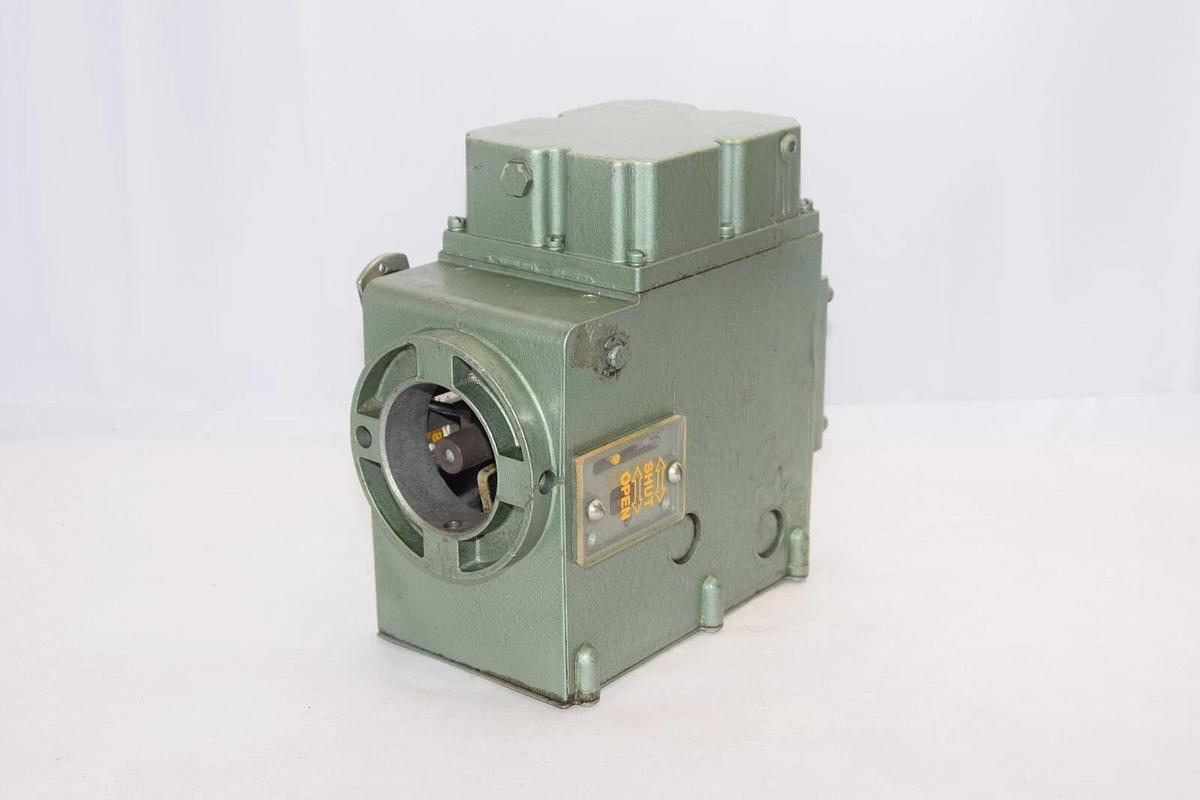 (NEW) ITT AH13A144A 66A 240V 50/60Hz 5psi Hydramotor Gas Valve