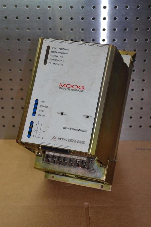 Used MOOG 152J453 Brushless Servo Controller Drive 40AMP
