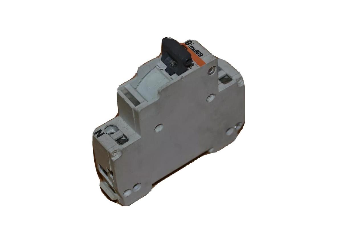 Used MERLIN GERIN MULTI 9 STI 10.3x38 15648 500V 1 POLE CIRCUIT BREAKER