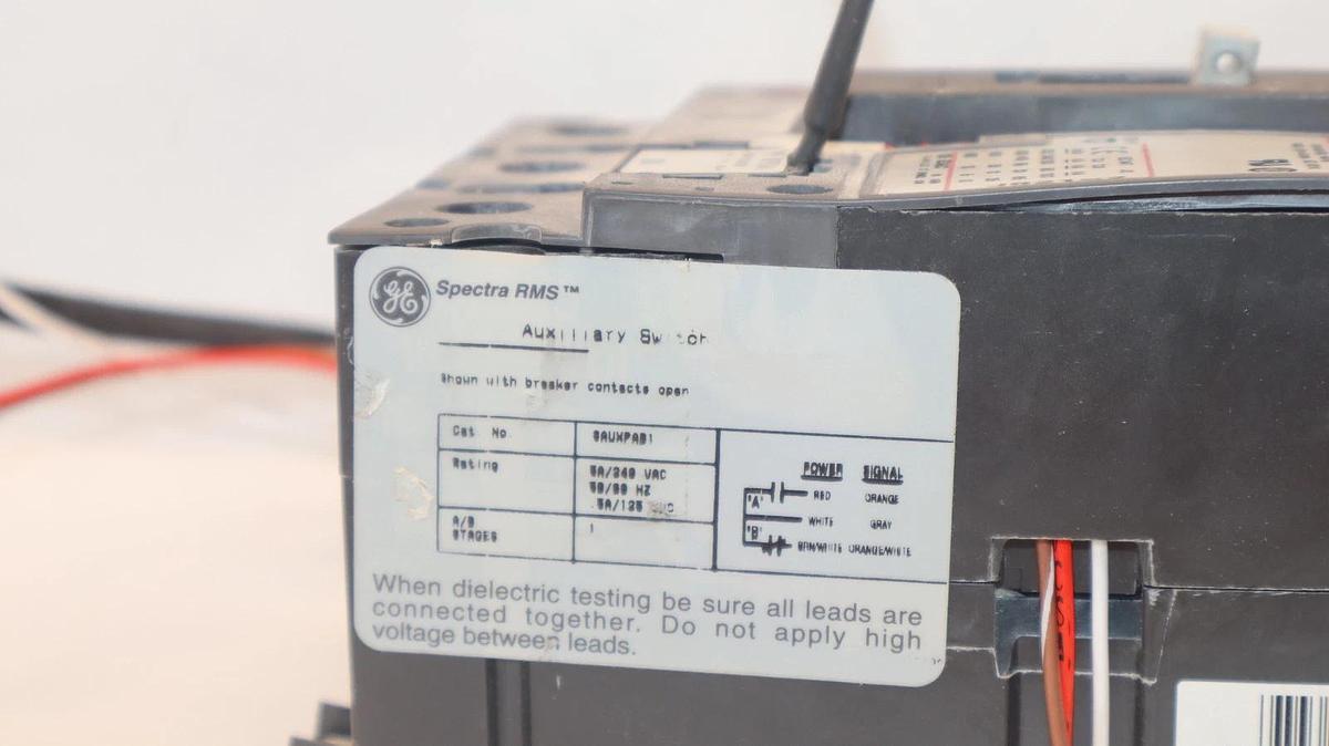 Used GE GENERAL ELECTRIC SELA36AI0100 100A 100 A Breaker SBPE100A Shunt SAUXPAB1 Aux