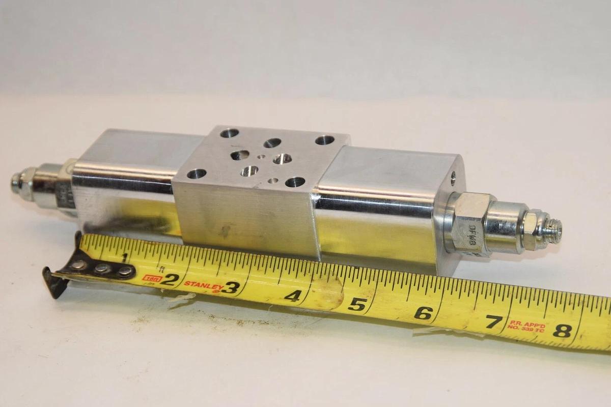 (NEW) SUN HYDRAULICS MBY 9D58 MBY9D58 Manifold Sandwich Valve Block