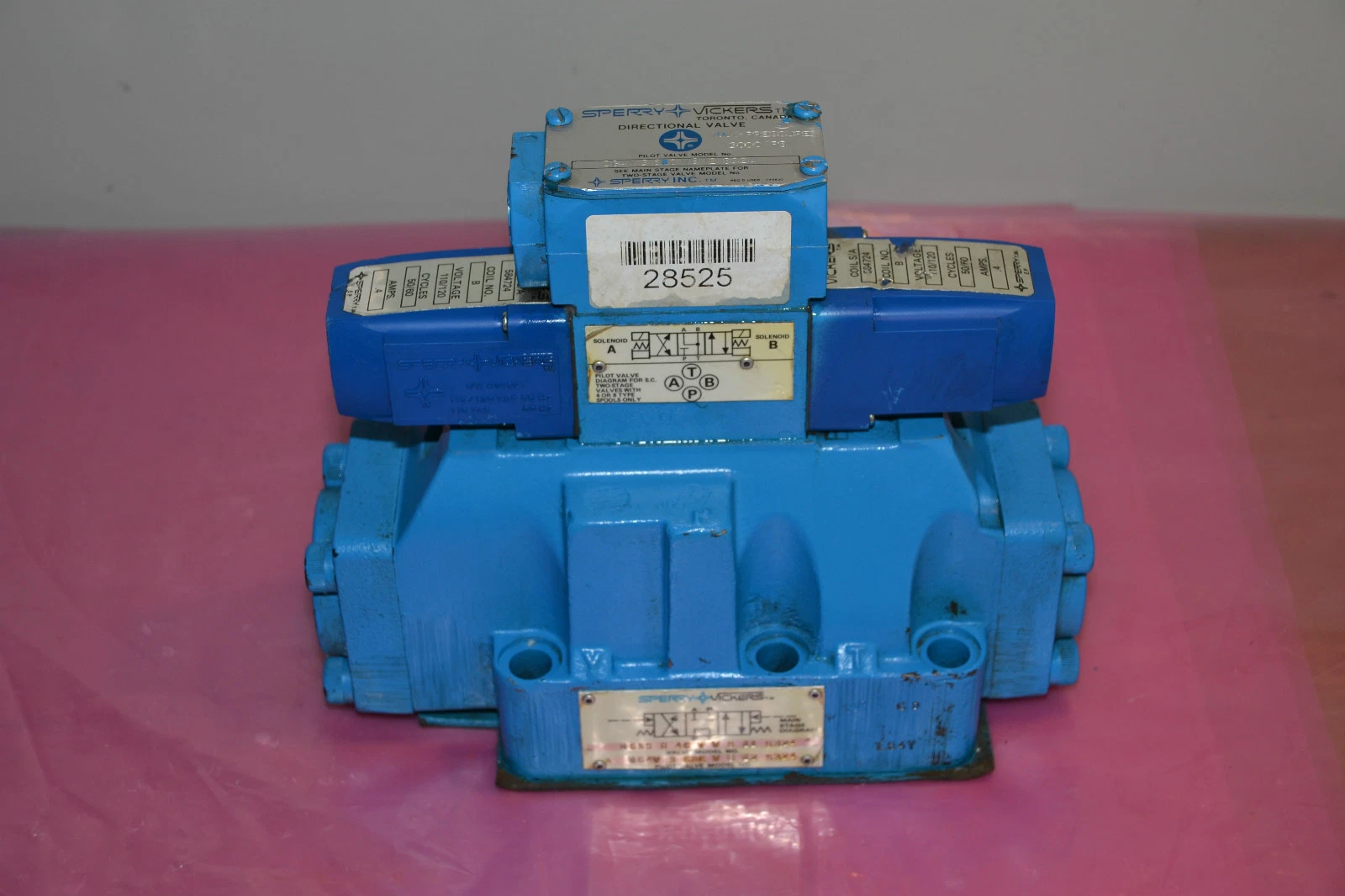 VICKERS DIRECTIONAL CONTROL VALVE DG5S84CTWB11S324 DG5S 8 4C T W B 11 S324 NEW