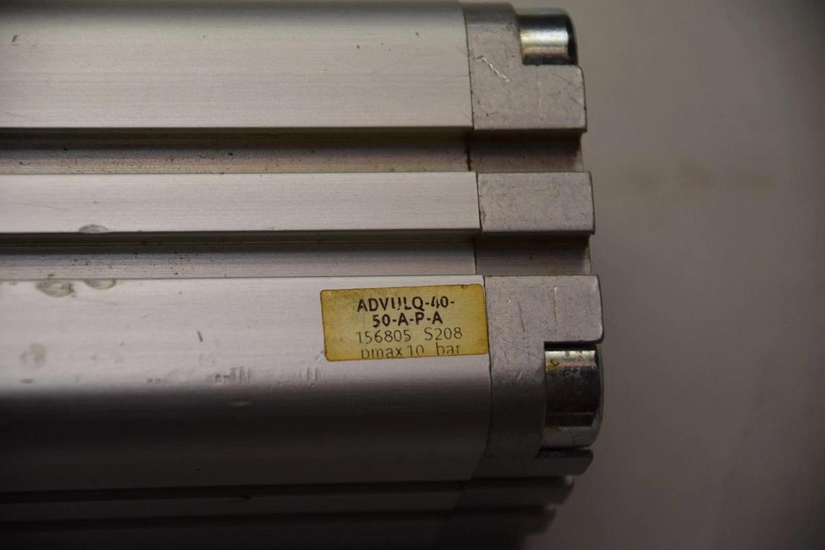 (New) FESTO ADVULQ-40-50-A-P-A PNEUMATIC COMPACT CYLINDER 156805