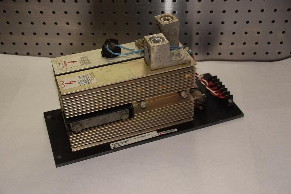Used Cutler-hammer Eaton C515HSE2 Power Pole  C515HSE2B C515HS E2B 34-1410 size E