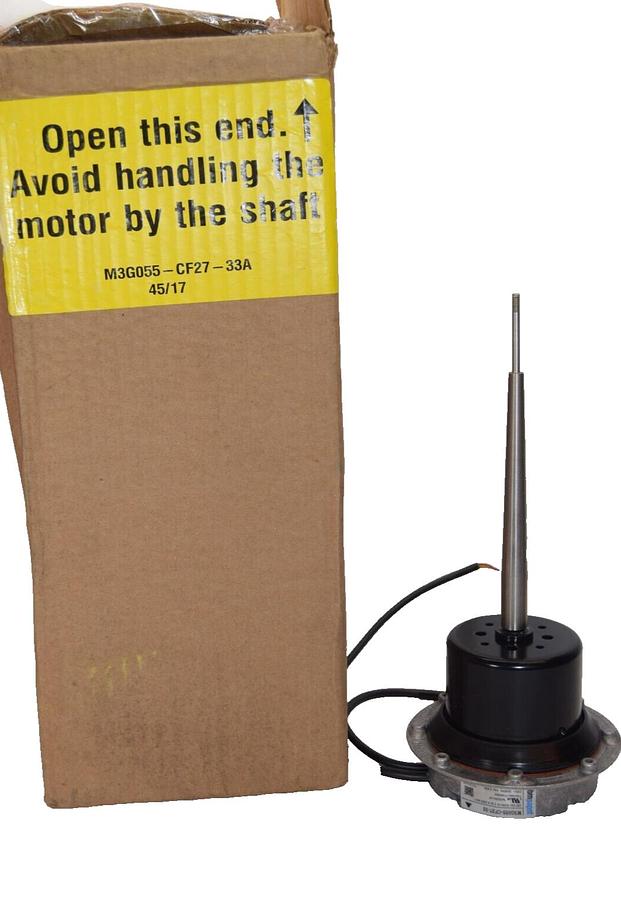 (NEW) EBMPAPST M3G055-CF27-33 , M3G055CF2733 230V 50/60Hz 0.82A Axial Fan