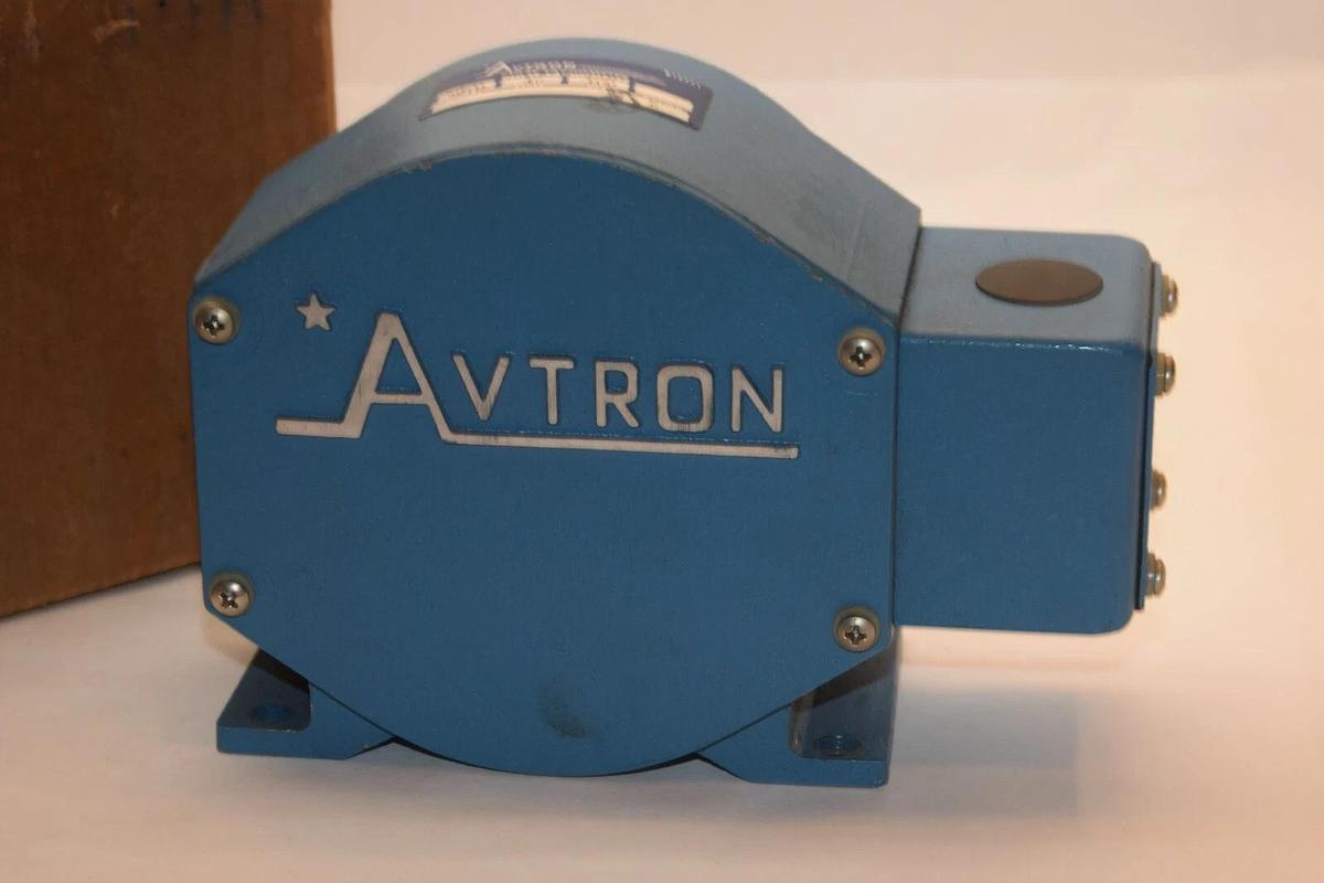 (NEW) AVTRON MFG. INC. K670 Style 1R 100PPR 1/2" Pulse Tachometer
