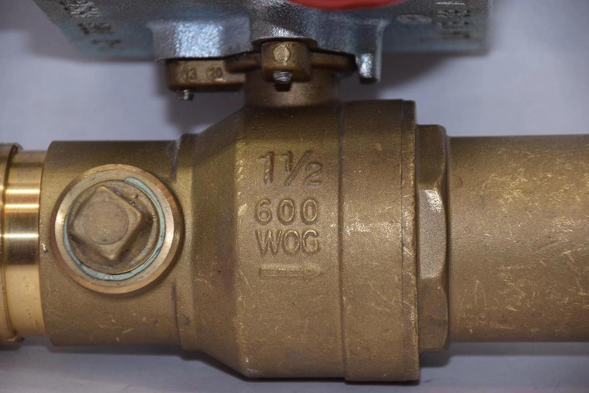Used VICTAULIC 1-1/2 , 1-1/2/48.3 FireLock Ser. 728 Ball Valve W/ Supervisory Switch