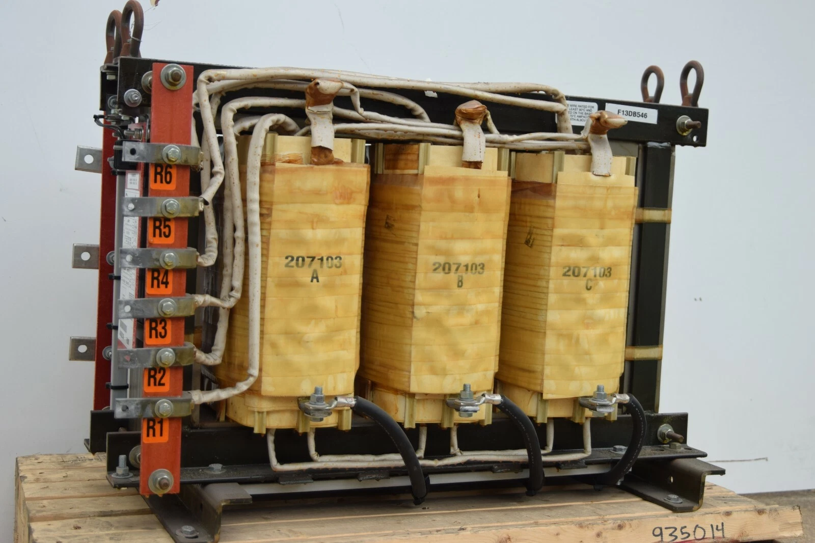 New, HPS Hammond Dry Type 160 KVA Transformer 207103 HV 480YV LV 492.5YV 935014