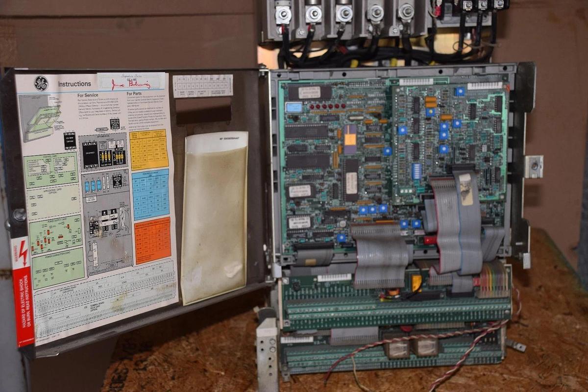 Used GE GENERAL ELECTRIC DC-300 Adjustable speed drive 7VXAS057CD06  15HP 240V