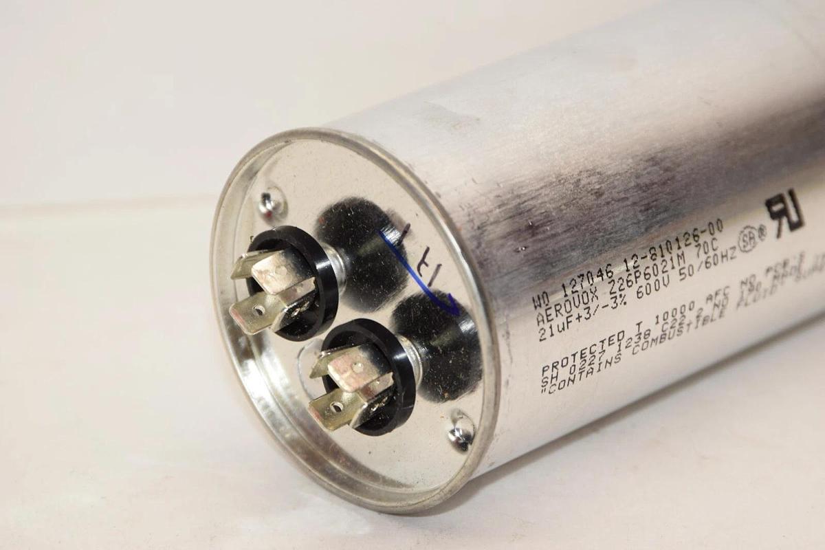 Used AEROVOX 12-810126-00 Z26P6021M 21uF +3% -3% 50/60Hz Capacitor