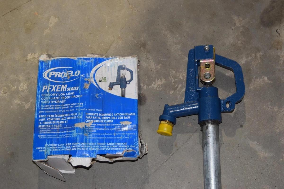 (NEW) PROFLO PFXEM7505 Frostproof Yard Hyrant 5' Bury Depth