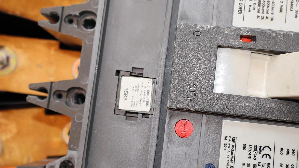 Used General Electric GE ASeries 400A Panelboard Panel AQF3424JBX 208y/120v 3ph 4w 42