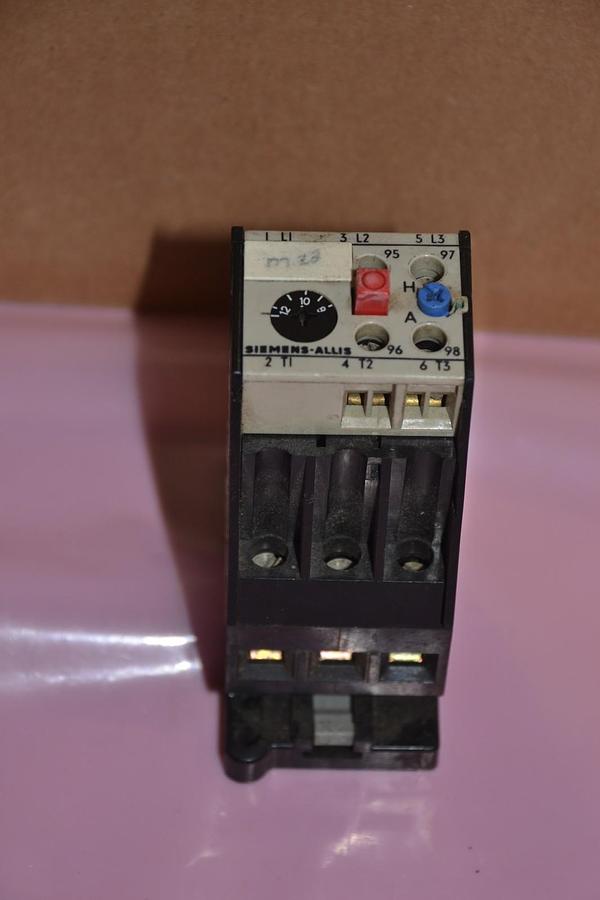 Used SIEMENS ALLIS OVERLOAD RELAY OLR 1250 OLR1250 OLR-1250 8-12.5 A AMP CLASS 10