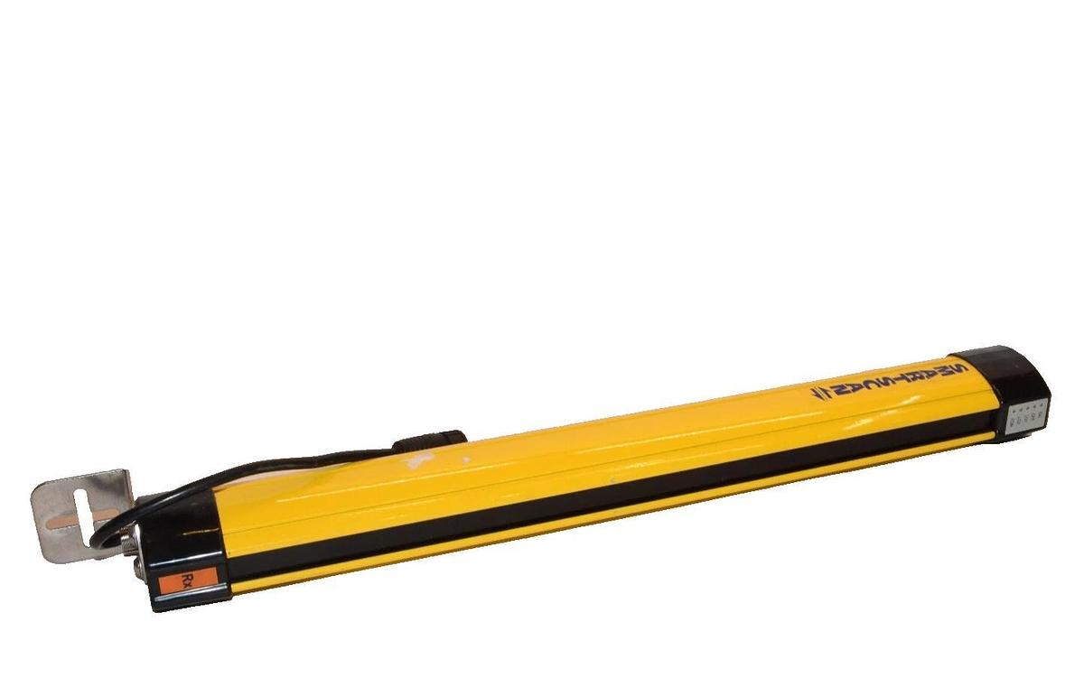Used Smartscan  Safety Light Curtain T4 050-303 E 24VDC  050 303 E 050303E