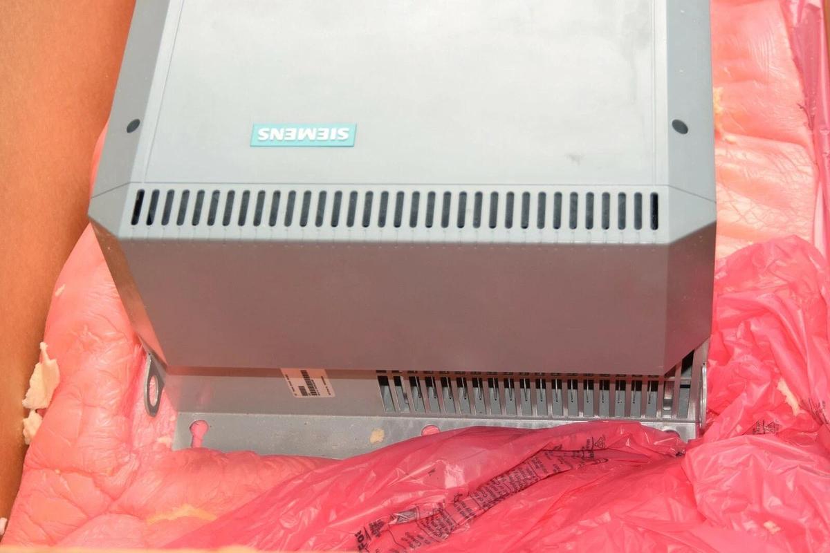 New Siemens Midimaster 6SE9531-4DK40 100 HP Variable Torque drive 380-500V 75 kW