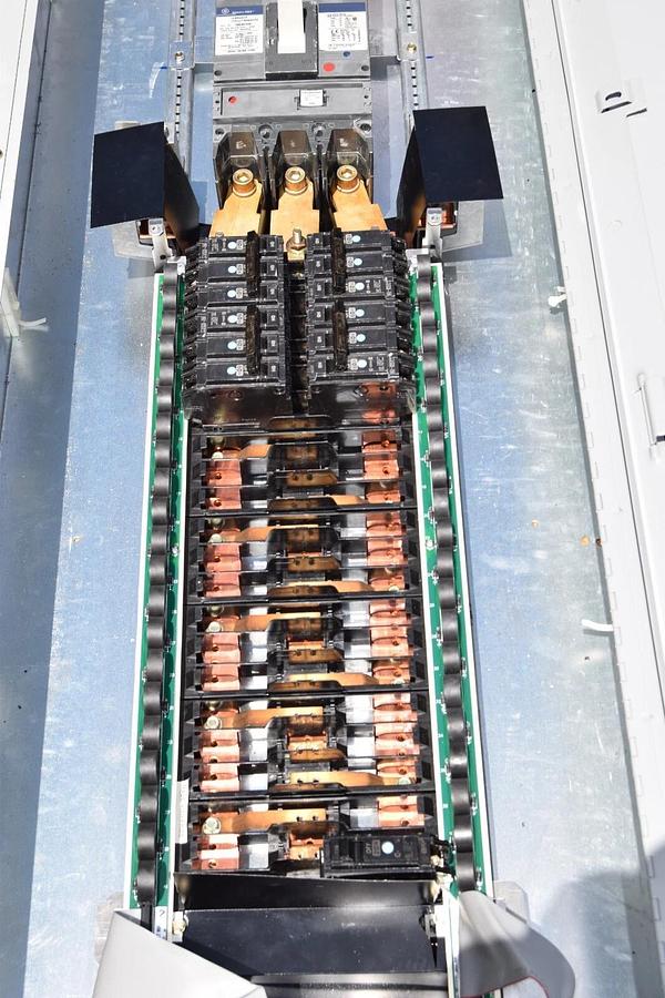 Used General Electric GE A-Series II Panelboard Panel AQF3424JBX 400A 208y/120 3ph 4w