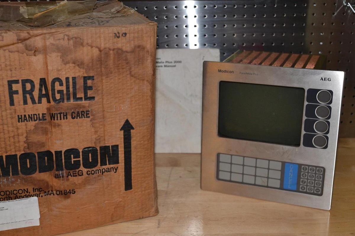 Modicon AEG PanelMate Plus MM-PMA1-305 MMPMA1305 MM-PMA1-30S 110/230v NEW