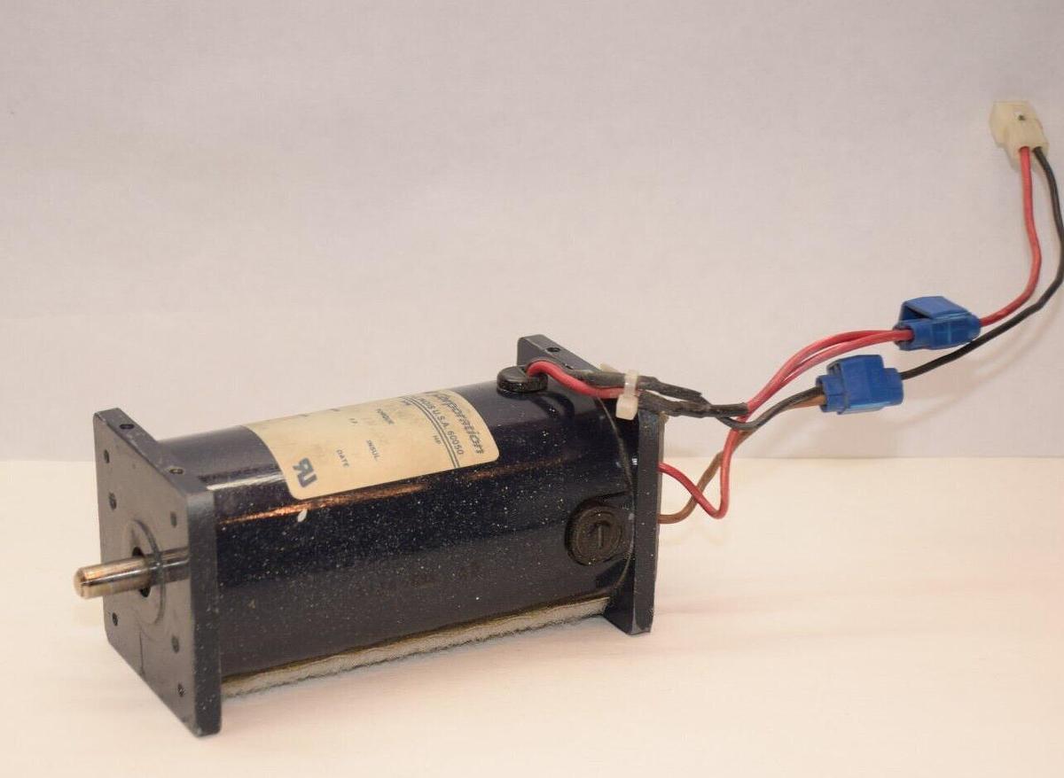 Used RAE Corporation Servo Motor 242316 115vdc TENV  36in oz 1980rpm