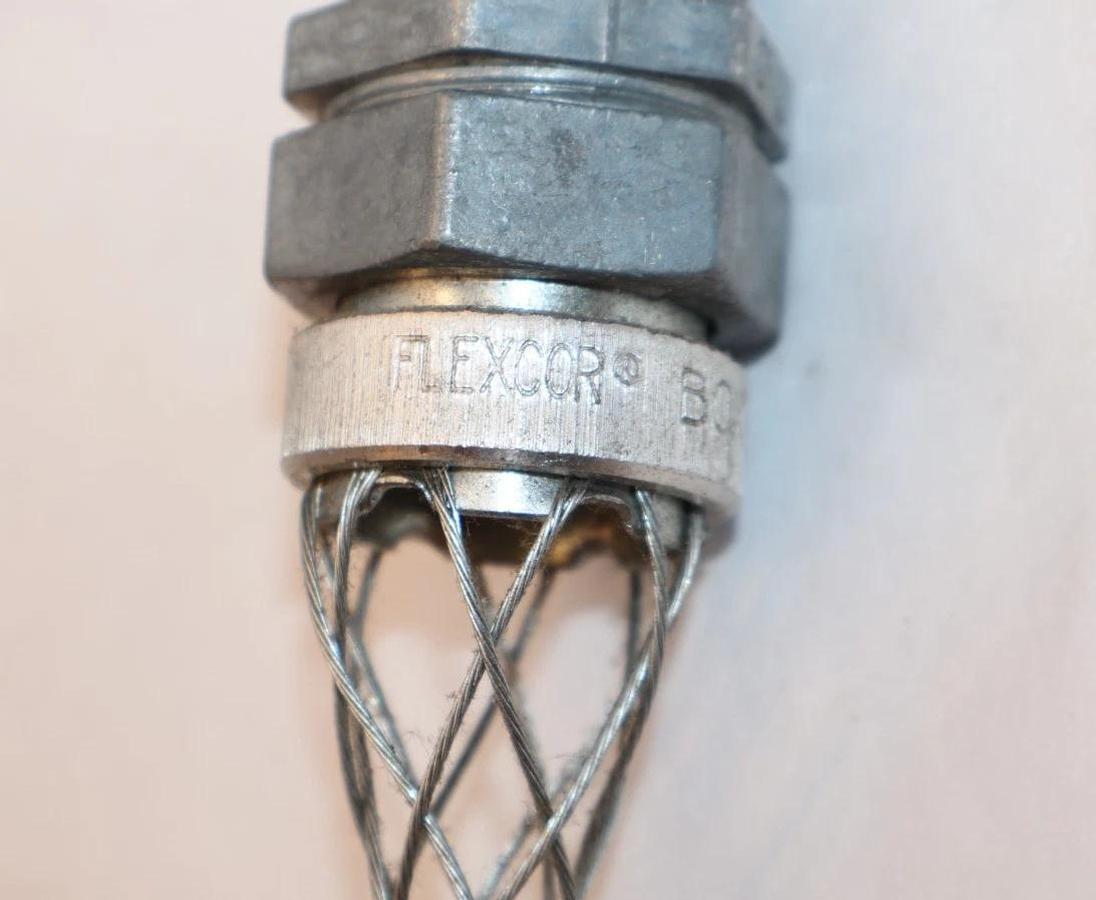 (NEW) FLEXCOR B0X70 Strain Relief Cord Grip