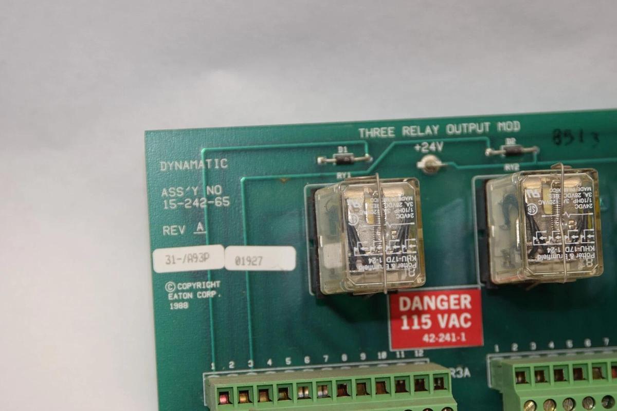 Used EATON DYNAMATIC  15-242-65 REV A Three Relay Output Module