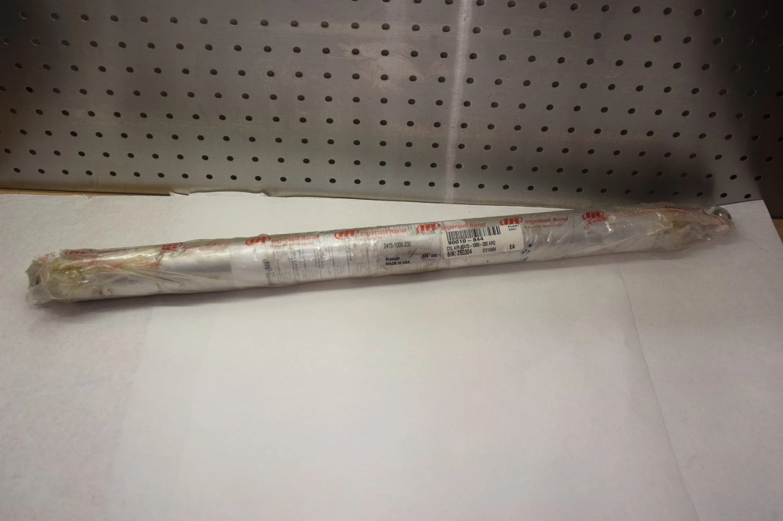 INGERSOLL / ARO 2415-1009-200 PNEUMATIC AIR CYLINDER NEW