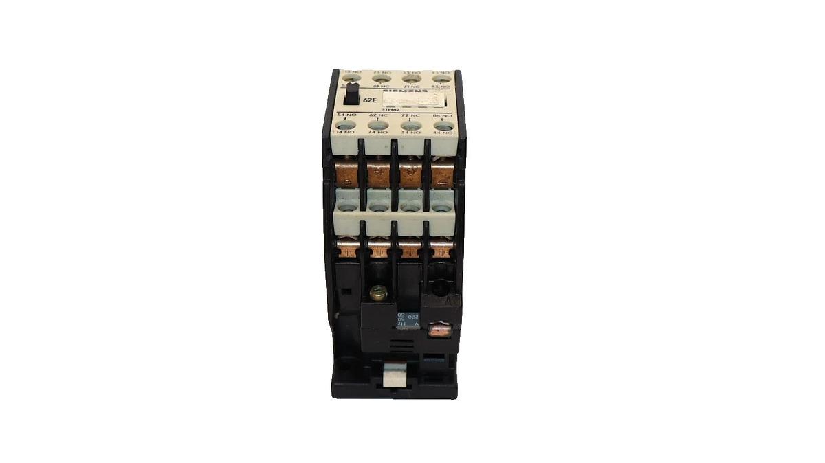 Used Siemens 3TH82 62-0A , 3TH8262-0A 220V 50/60Hz Contactor (Lot of 5)