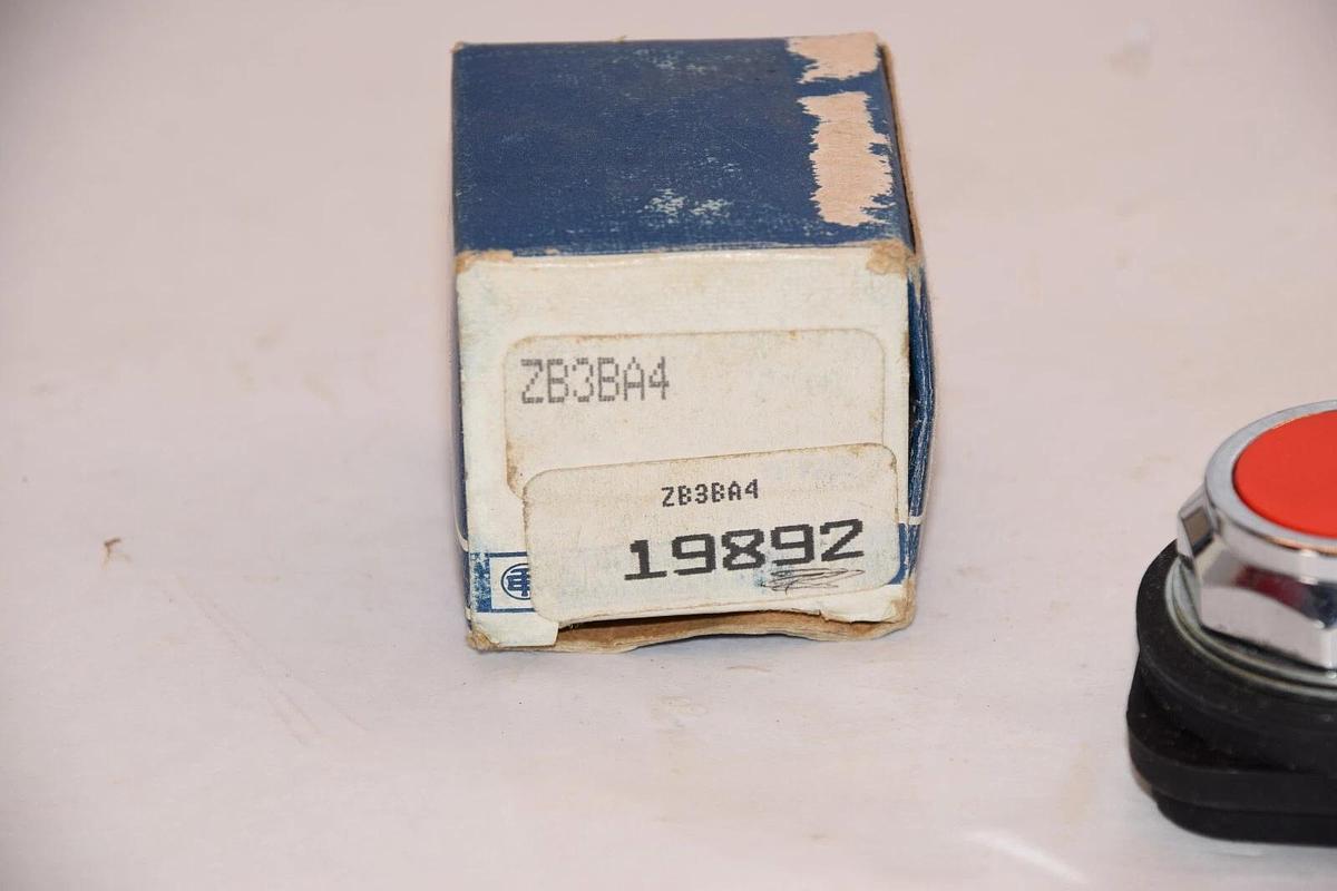 (NEW) TELEMECANIQUE ZB3BA4 Push Button