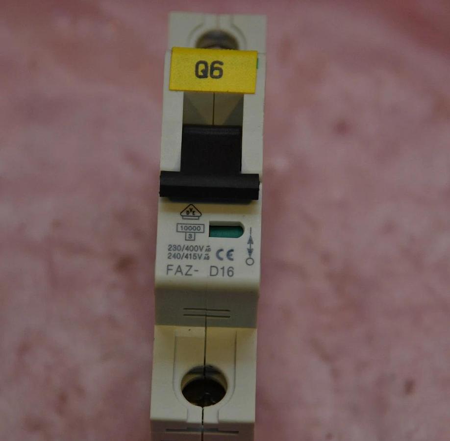 Used KLOCKNER MOELLER CIRCUIT BREAKER FAZ-D16 FAZ D16 FAZD16