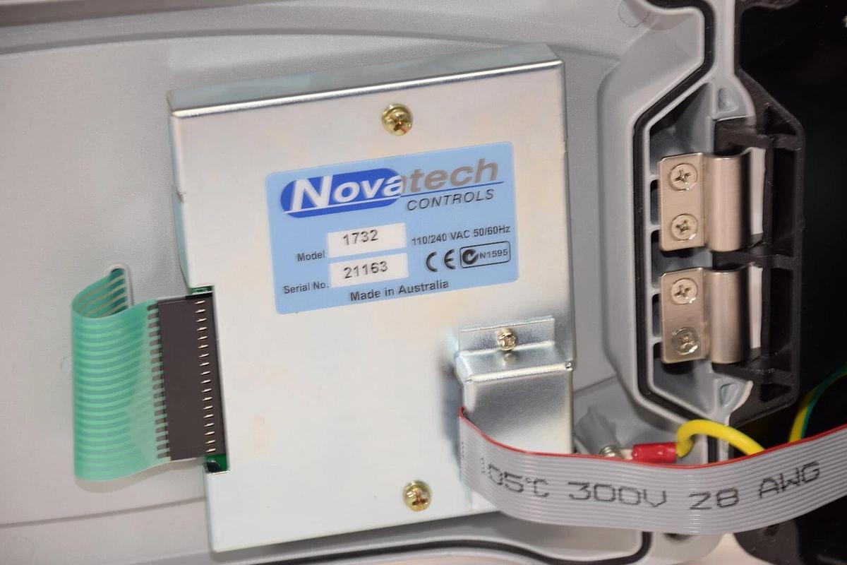 Used Novatech Controls Oxygen Transmitter 1732 100-240V